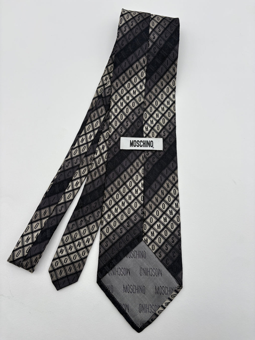 Cravatta Moschino 👔